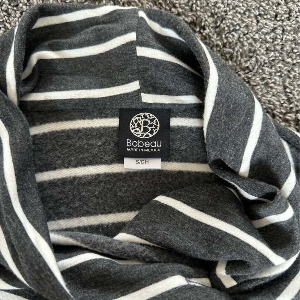 Bobeau wrap sweater size small